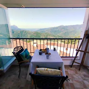 Casa Perejil, Un Balcon Al Genal Сasa de vacaciones